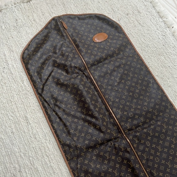 Louis Vuitton Garment Bag - Picture 3 of 13